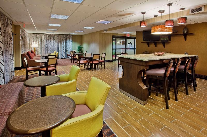 Hampton Inn Commerce - carbon neutral hotel in Commerce
