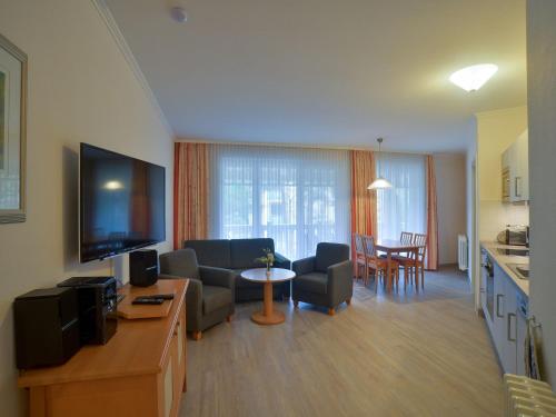 Dünenpark Binz Komfort Ferienwohnung mit 1 Schlafzimmer und Balkon im Obergeschoss 267 — 4-Star Luxury Hotel in Ostseebad Binz, Germany