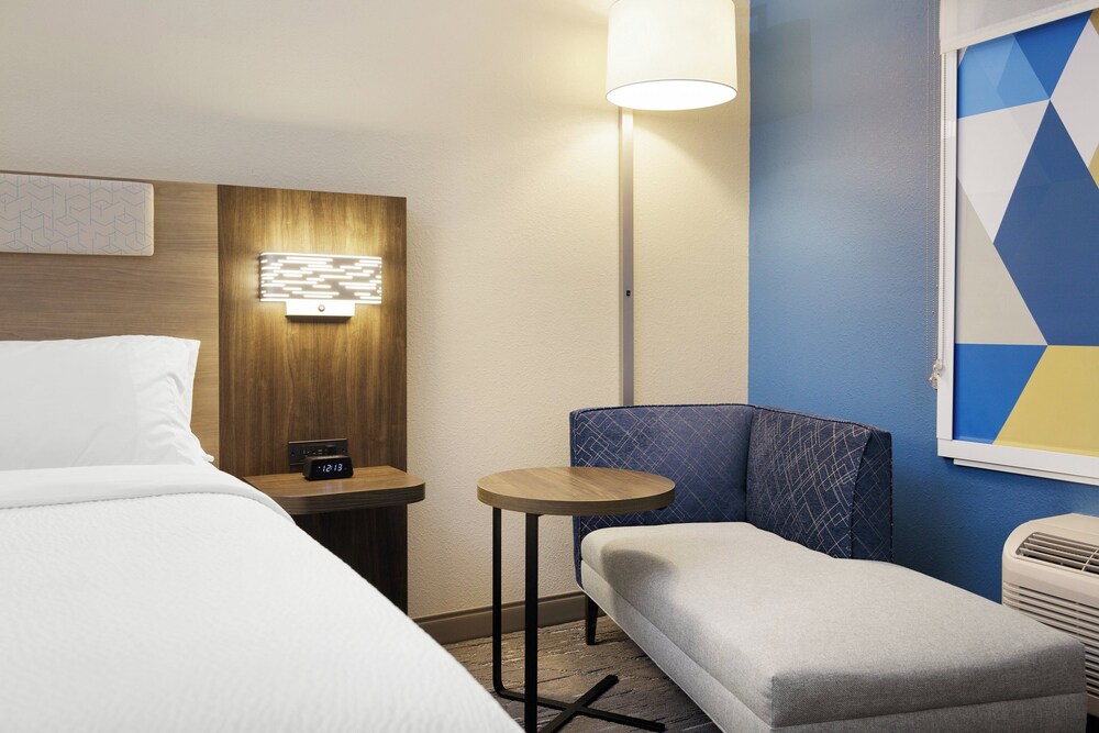 Holiday Inn Express & Suites Morrow Atlanta South by IHG - photo 7