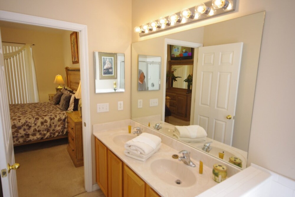 Emerald Island Resort Seven bedroom - photo 41