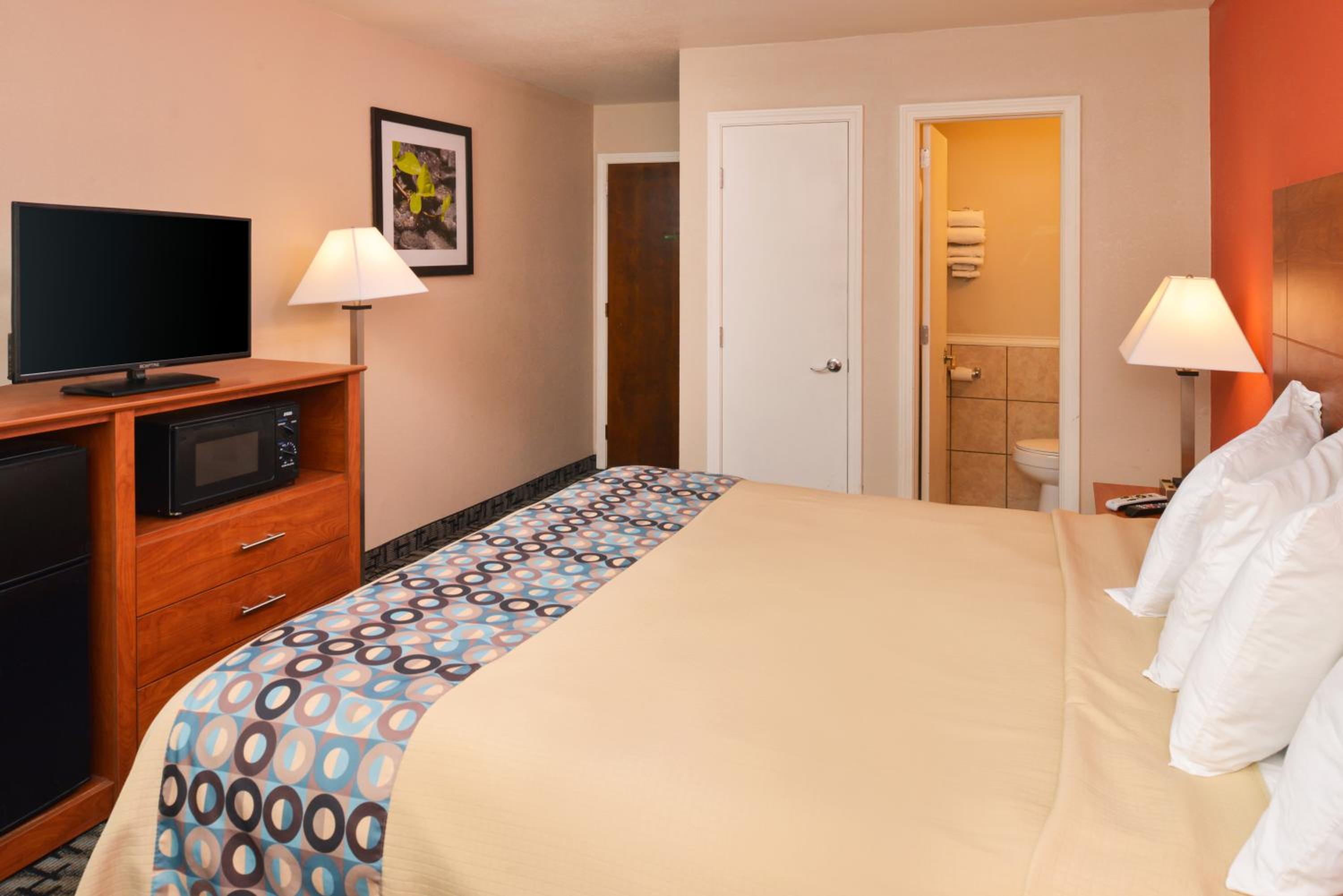 Americas Best Value Inn Putnam - photo 5