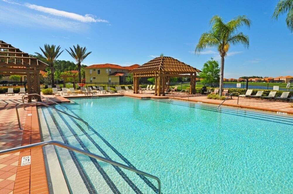 4557 Cabello Loop 6 bedrooms 3 bathrooms - photo 24
