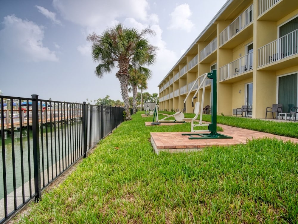 Treasure Island Hotel and Marina - photo 30