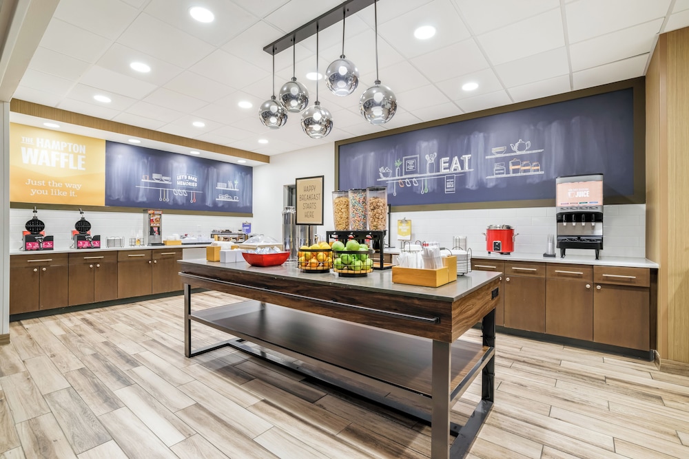 Hampton Inn Fort Myers Downtown - photo 28