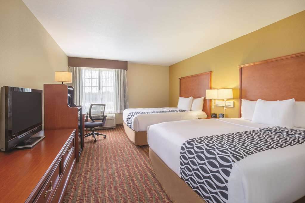 La Quinta Inn & Suites by Wyndham Bentonville - photo 13