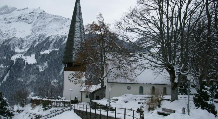 Chalet Acheregg — 4-Star Luxury Hotel in Lauterbrunnen, Switzerland