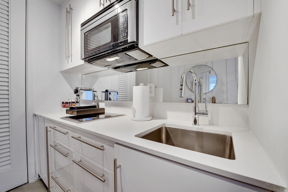 Private Residences at W SoBe by LRMB - photo 67
