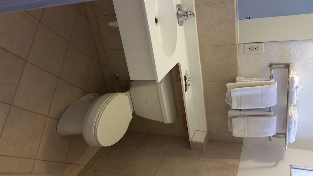 Tri State Inn - photo 14