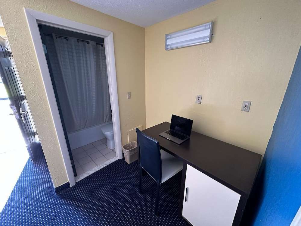 Americas Best Value Inn North Kingstown - photo 12
