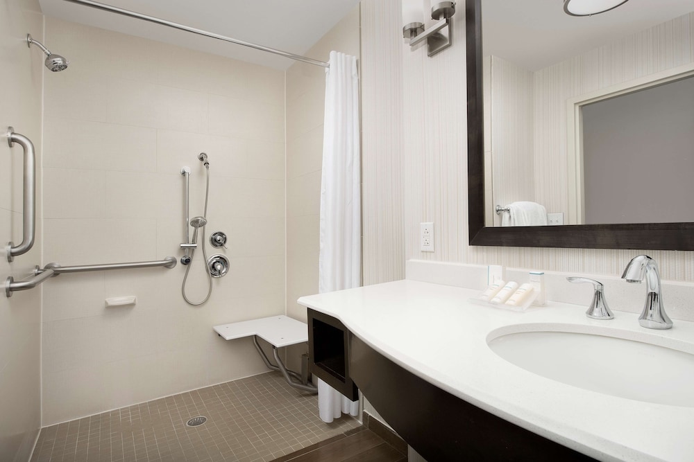Hilton Garden Inn Charlotte Airport - photo 31