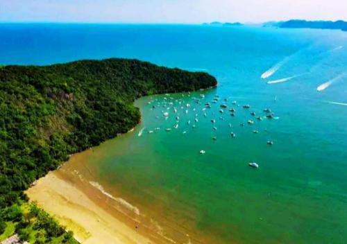 Vista para o Mar Lazer Completo IndaiA Home Club — 4-Star Luxury Hotel in Bertioga, Brasil