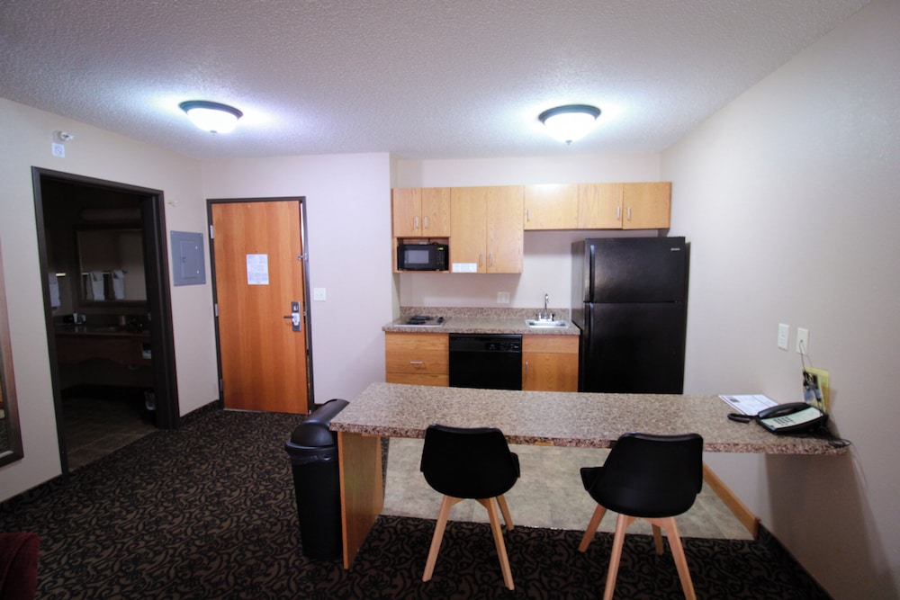 Canby Inn And Suites - photo 17