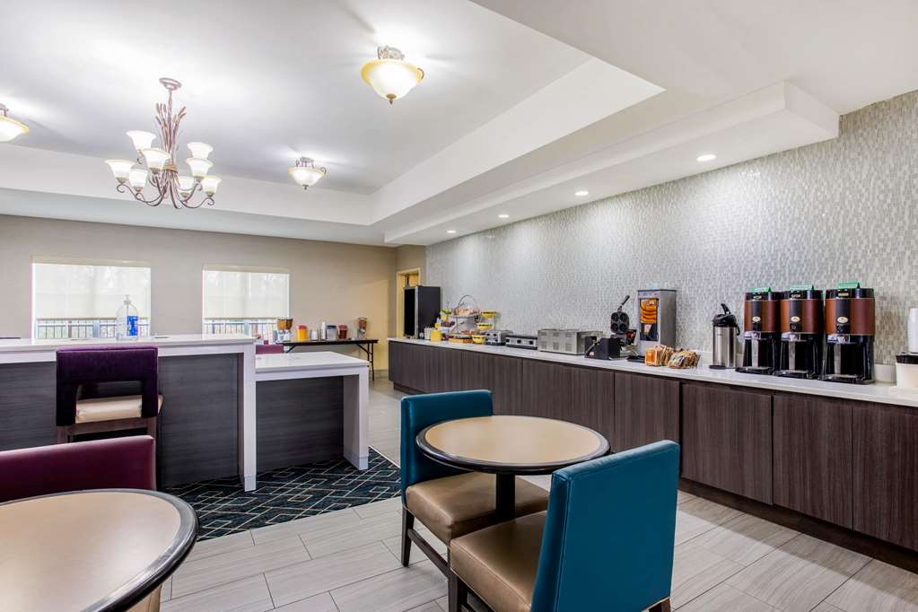 La Quinta Inn & Suites by Wyndham Fultondale Birmingham N - photo 28