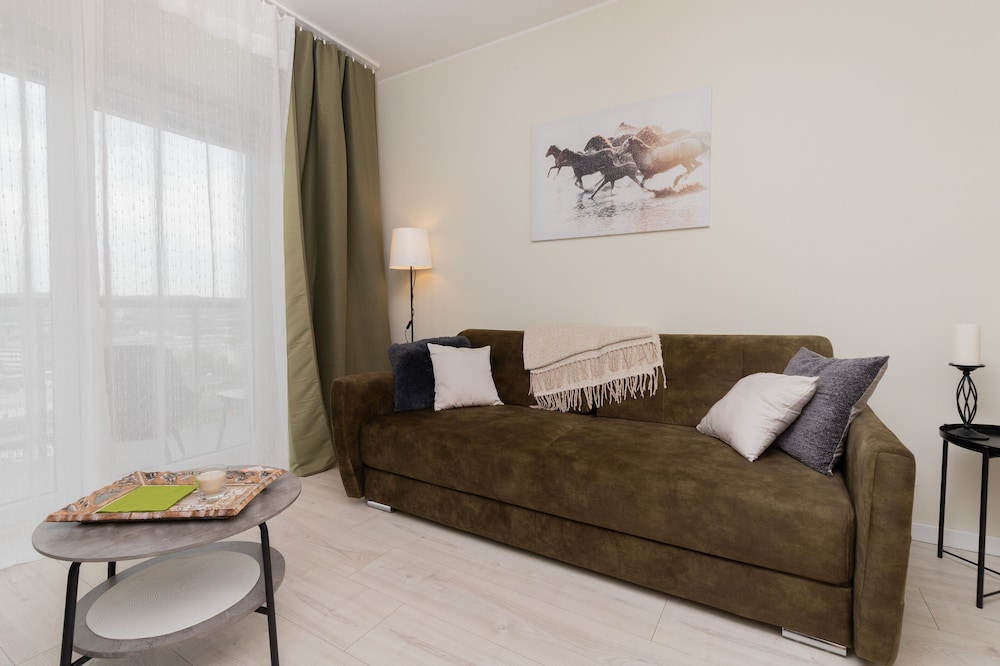 Albatross Towers Apartments by Renters in Gdansk, Poland