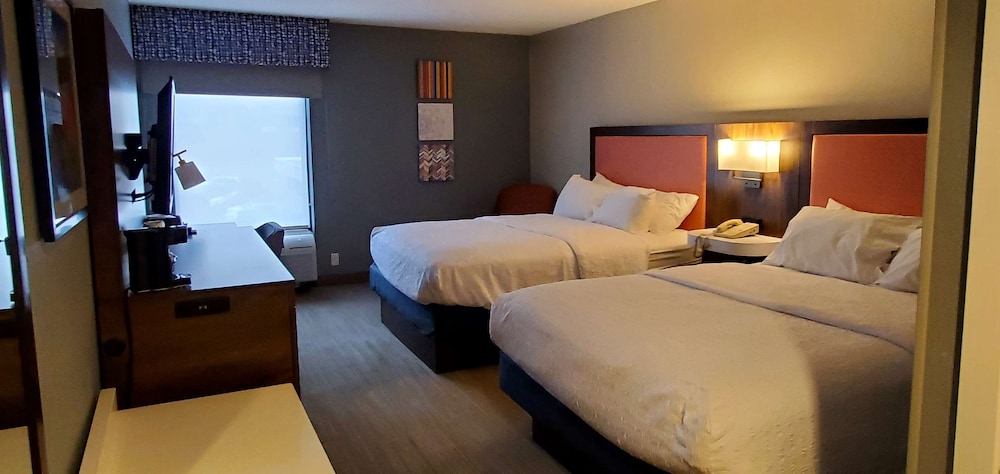 Hampton Inn Hillsville - photo 18