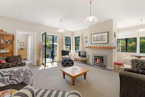 Lavender Country Cottage Arrowtown Holiday Home — 4-Star Luxury Hotel in Arrowtown, New Zealand