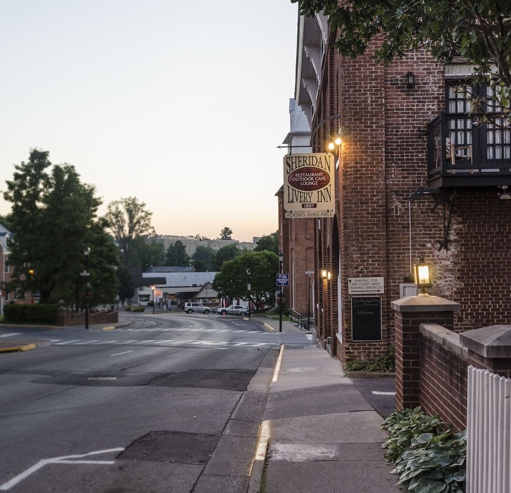 Sheridan Livery Inn & Restaurant - photo 6