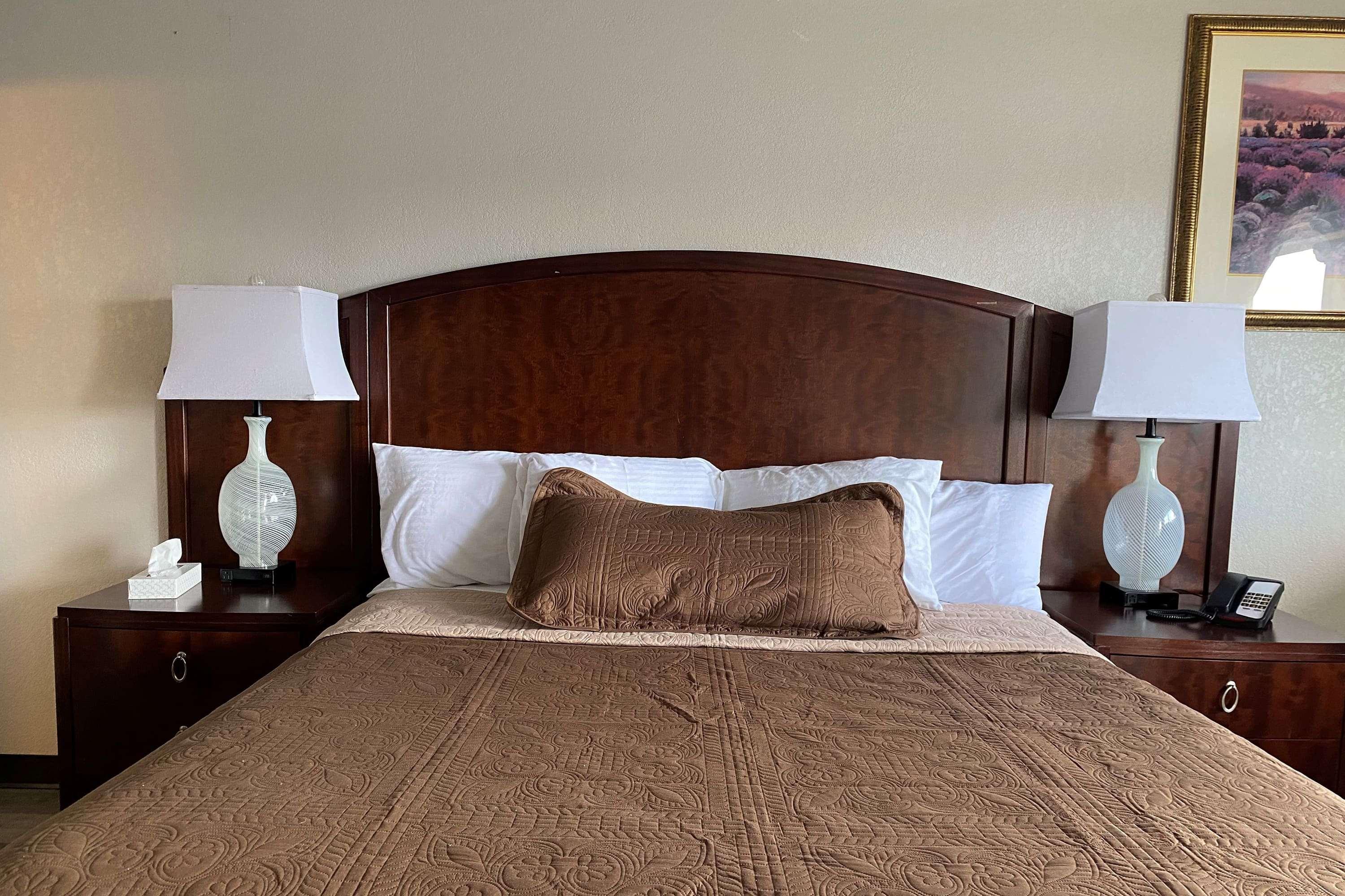 Travelodge By Wyndham Farmington Hwy 64 - photo 3