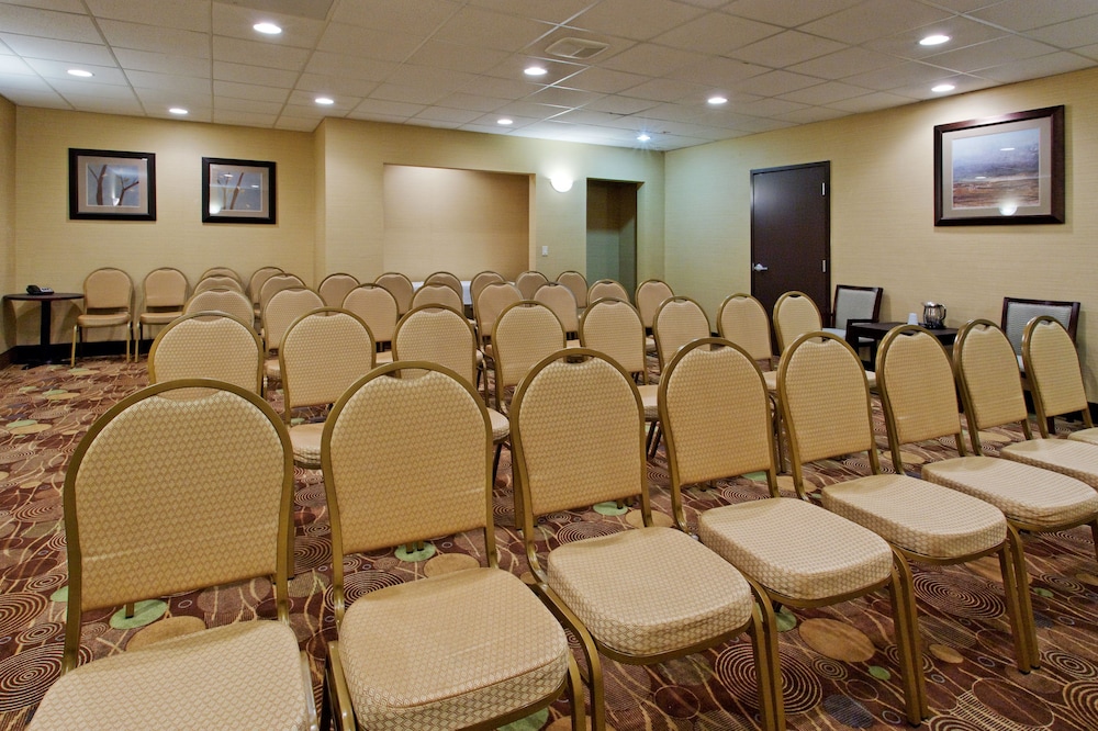 Holiday Inn Express Benicia by IHG - photo 29
