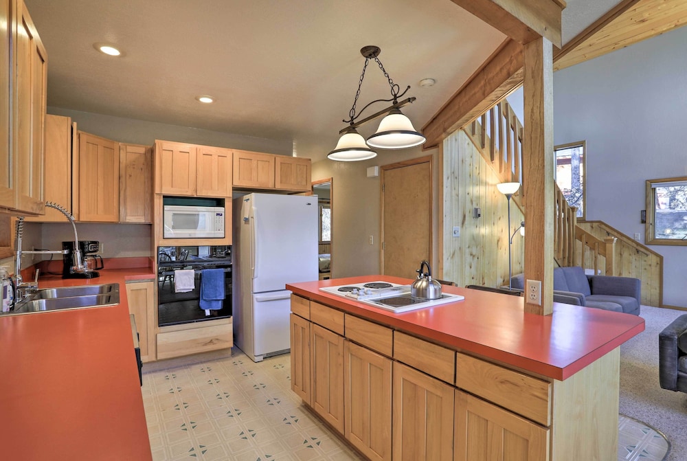 Pagosa Lakes Mountain Hideout with Community Perks in Pagosa Springs, United States