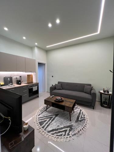 Cozy and modern apartment — 4-Star Luxury Hotel in Athens, Greece