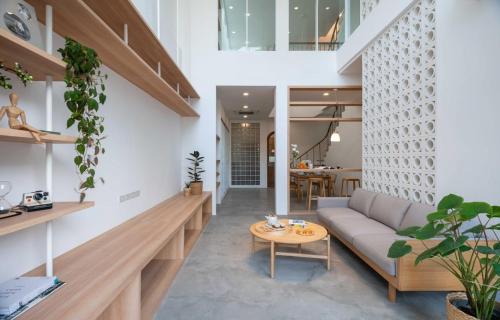 3789 Elevator Villa