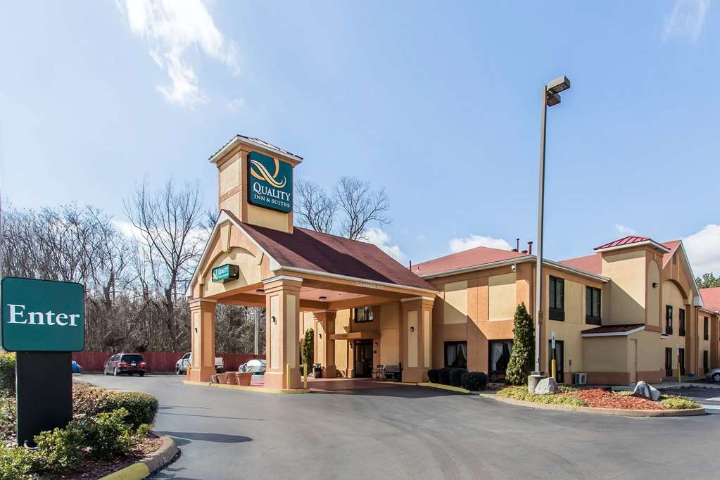 Quality Inn & Suites Memphis East - photo 2