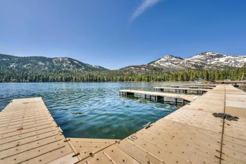 Charming Studio Deluxe w kitchen #215 at Donner Lake Village in Truckee, United States