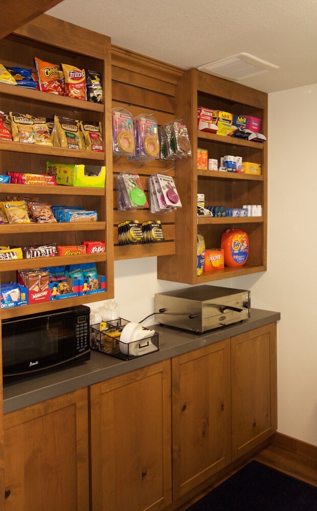 Boarders Inn & Suites by Cobblestone Hotels Syracuse - photo 27