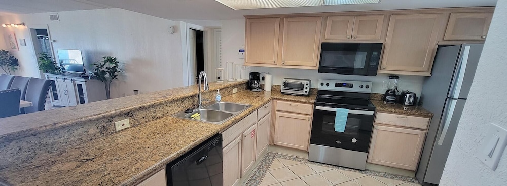 Saida Towers Iii 3101 3 Bedroom Condo by RedAwning - photo 34