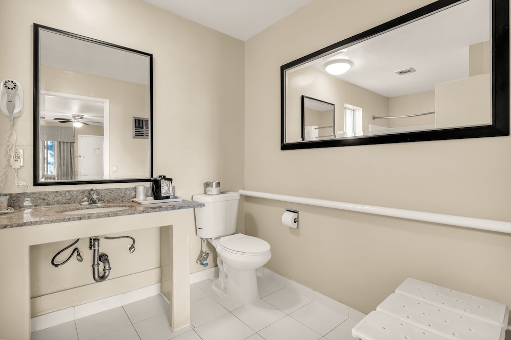 Scottish Fairway Inn - photo 15