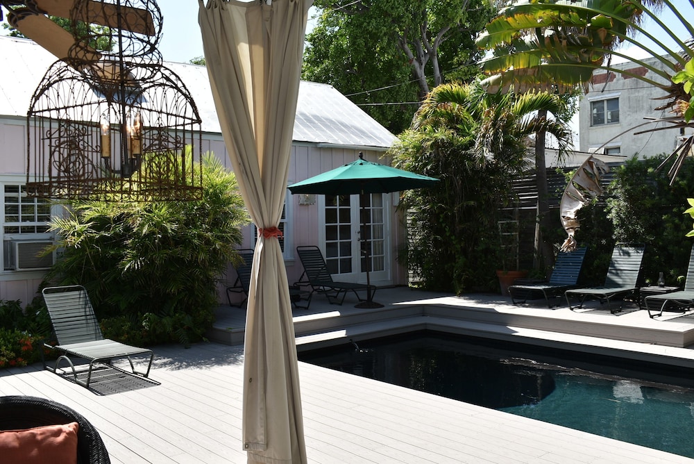 Simonton Court Historic Inn & Cottages - photo 237