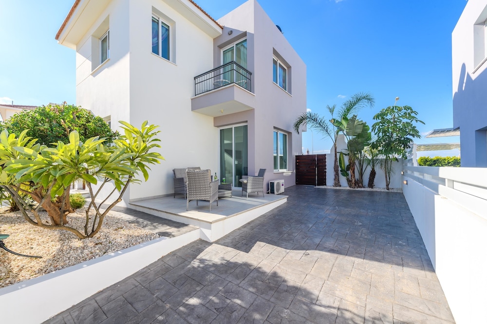 Avra Villa 75