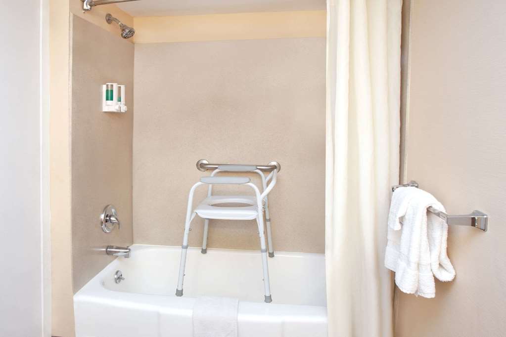Super 8 by Wyndham Chicago Rosemont O'Hare SE - photo 6
