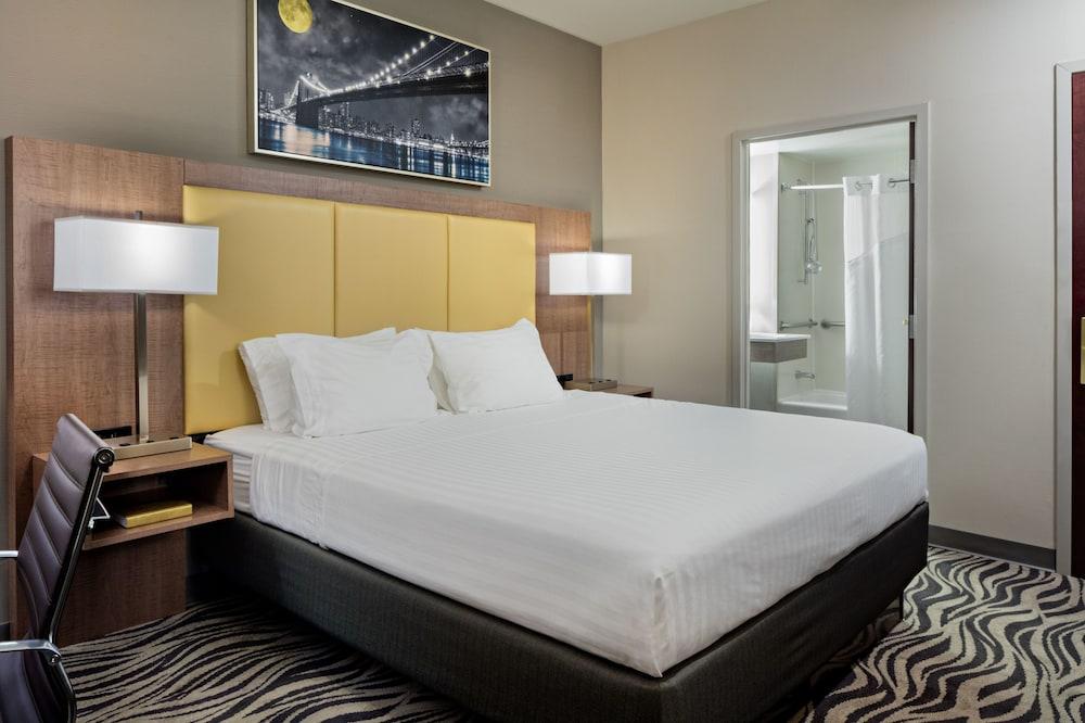 Holiday Inn Express New York Brooklyn - photo 16