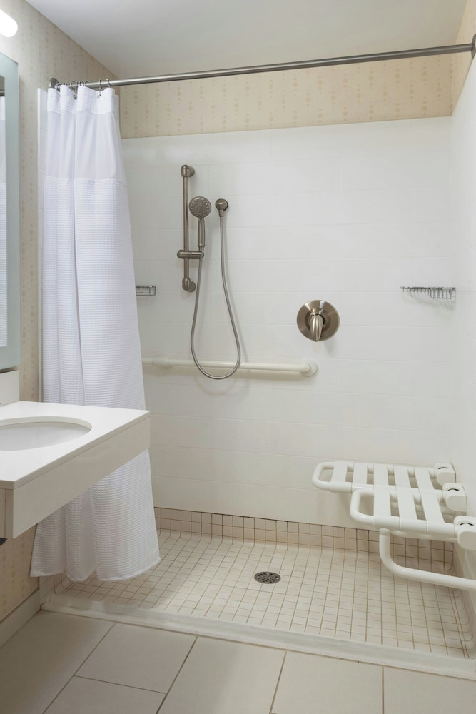 Springhill Suites by Marriott Syracuse Carrier Circle - photo 10