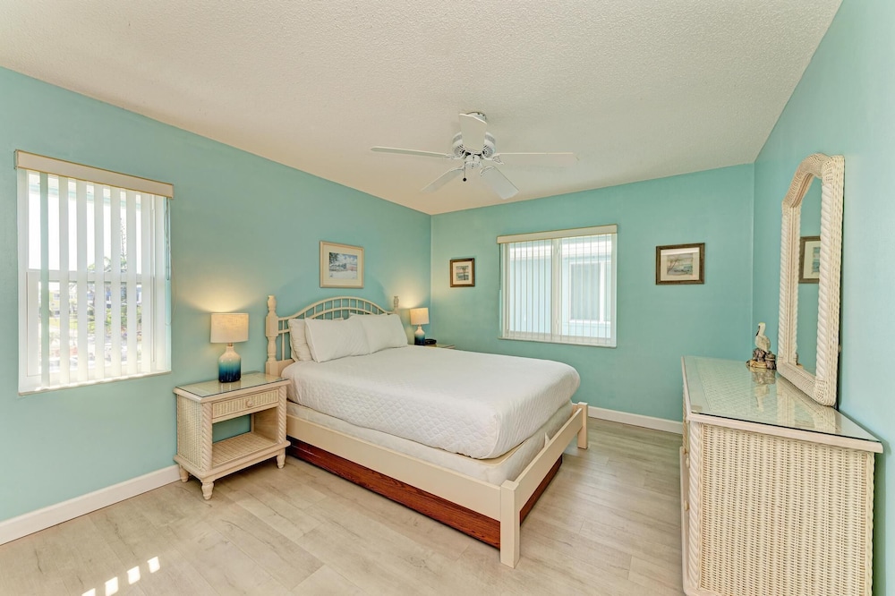 Beach Palms 6B by Anna Maria - photo 18