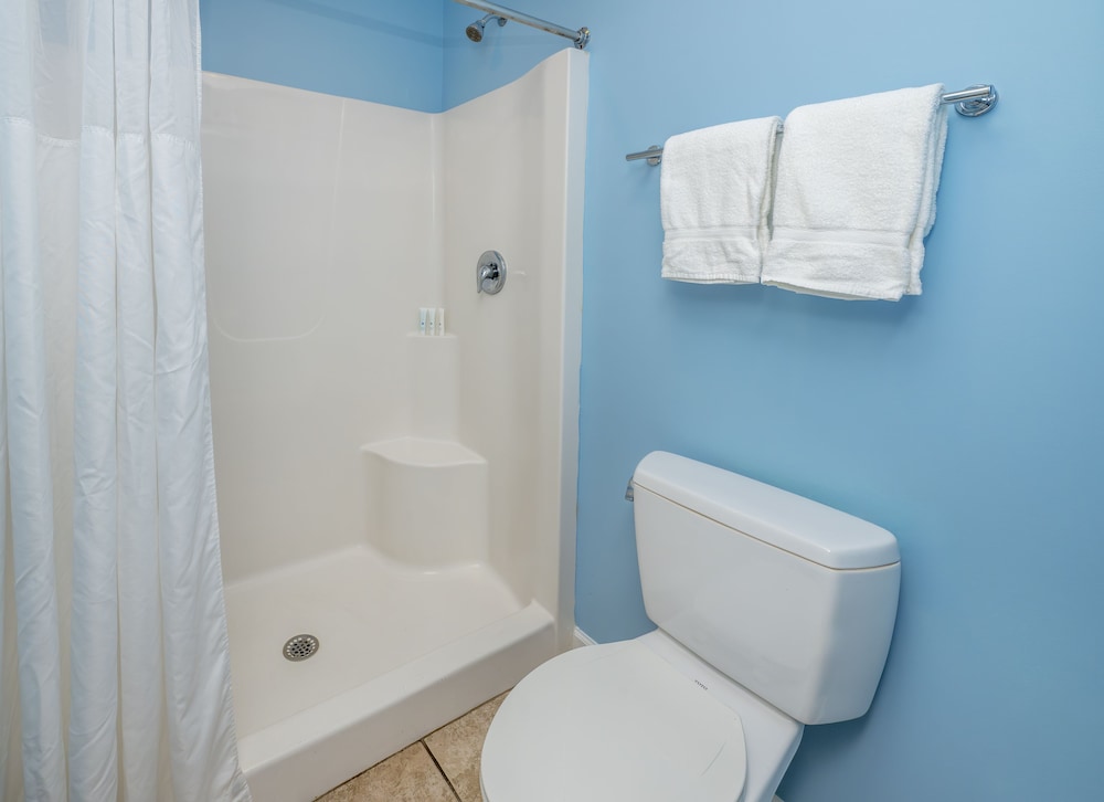 Commander Beach House Hotel - photo 46