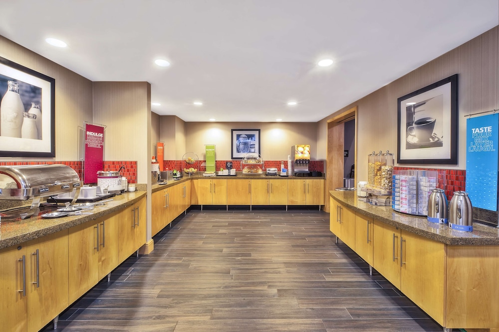 Hampton Inn & Suites Madison West - photo 30