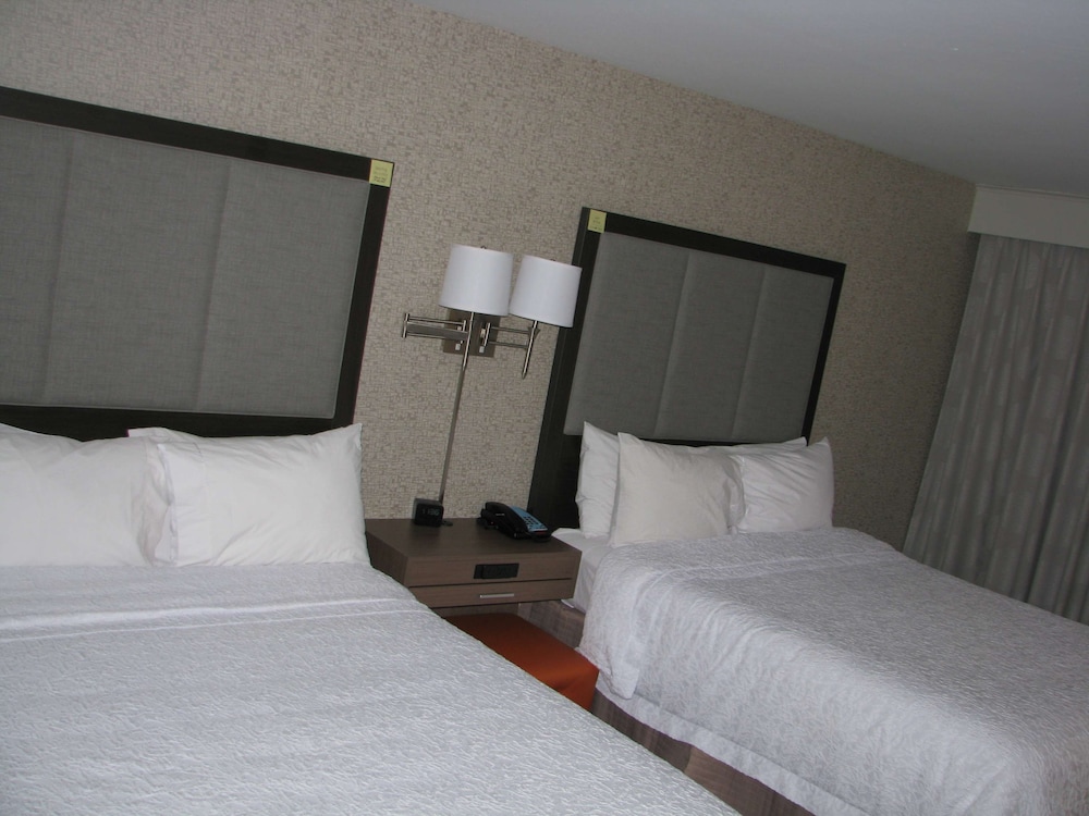 Hampton Inn Sevierville - photo 10