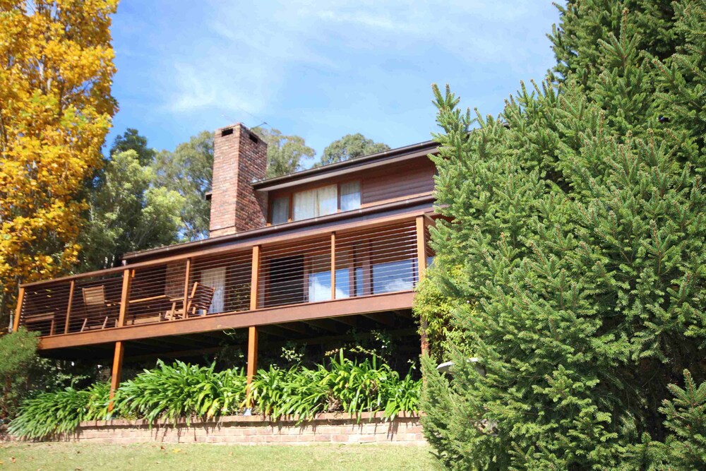 Stableford Lodge — 4-Star Luxury Hotel in Blackheath, Australia