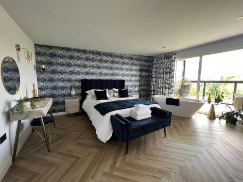 Loudoun Mains Luxury Lodges — 4-Star Luxury Hotel in Newmilns, United Kingdom