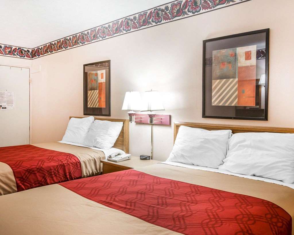 Econo Lodge McDonough South - photo 18