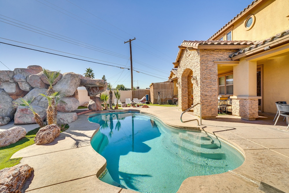 North Las Vegas Home W Pool 9 Mi To The Strip 19673468 — North Las Vegas
