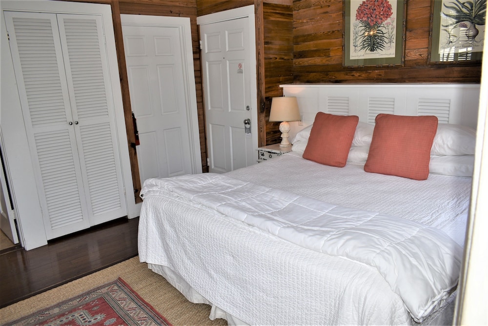 Simonton Court Historic Inn & Cottages - photo 46