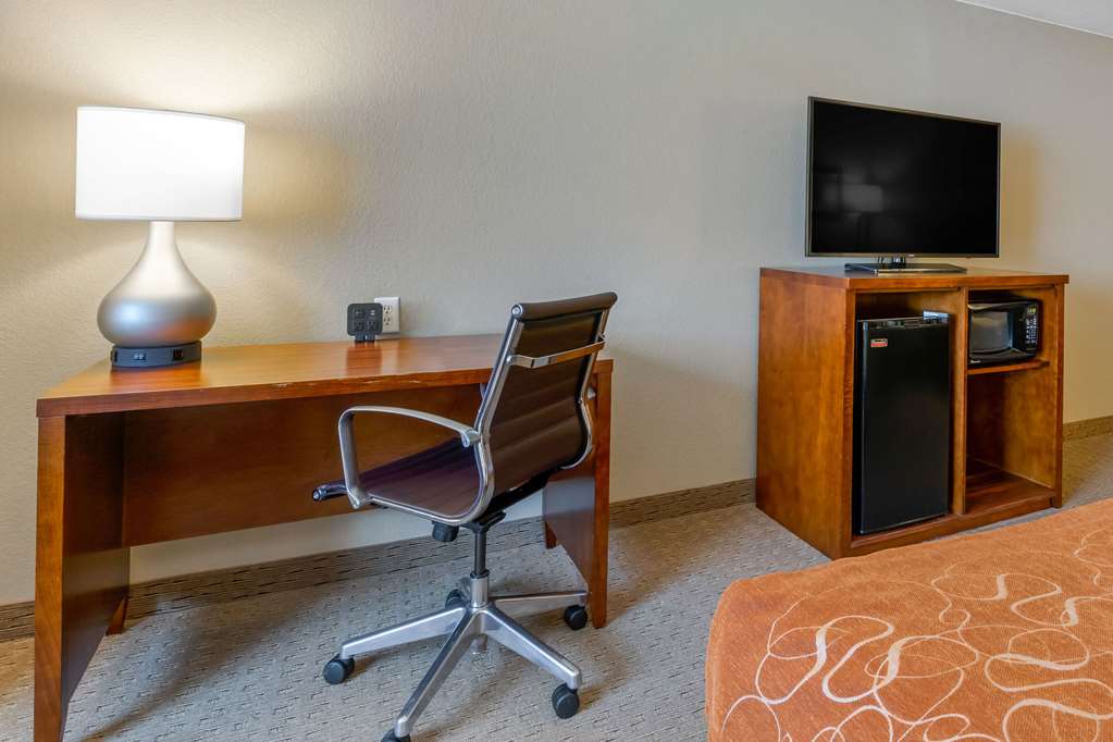 Comfort Suites Burlington - photo 29