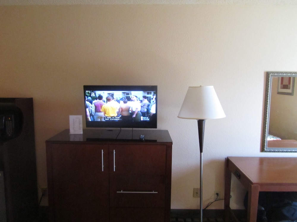 Executive Inn and Suites Wichita Falls - photo 7