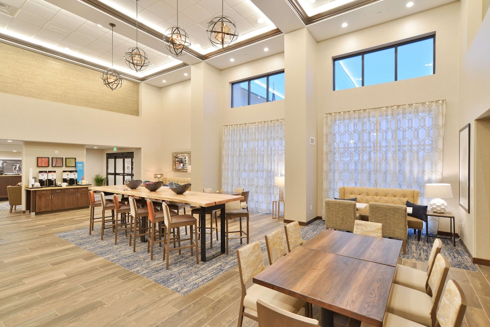Hampton Inn & Suites Menomonie UW Stout - photo 3