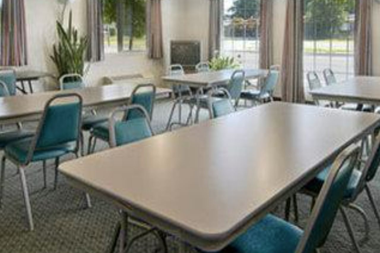 Super 8 Gresham Portland Area - photo 7