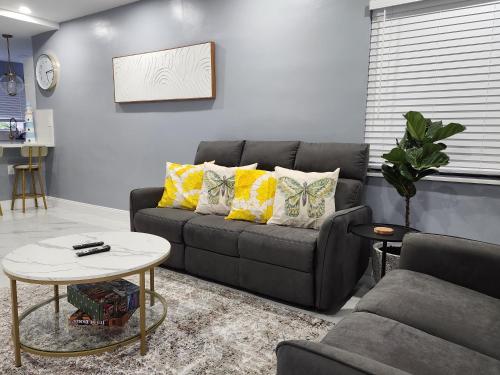 2 bed Lakeridge Fllfree Parking 6 Min To Beach in Fort Lauderdale, United States